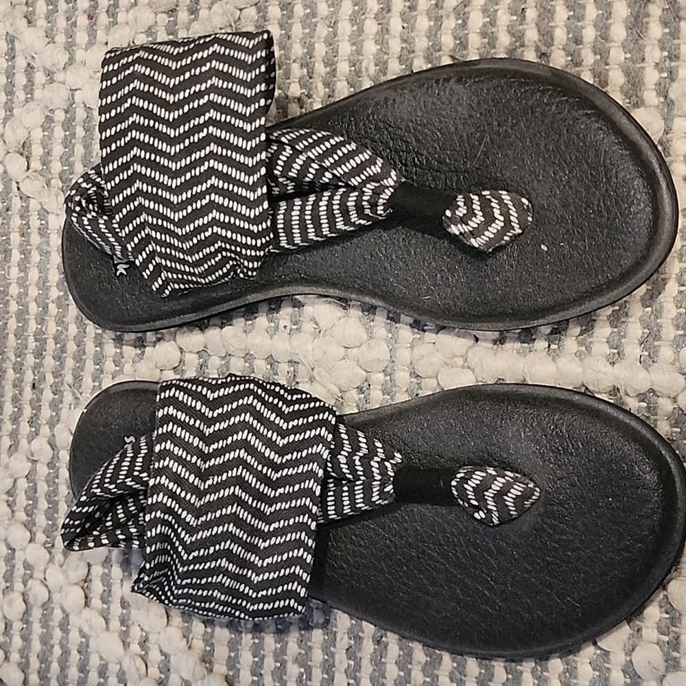 Sanuk sandals